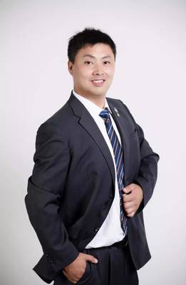 明亚保险经纪郭冲直辖团队帅气职业照活动纪实